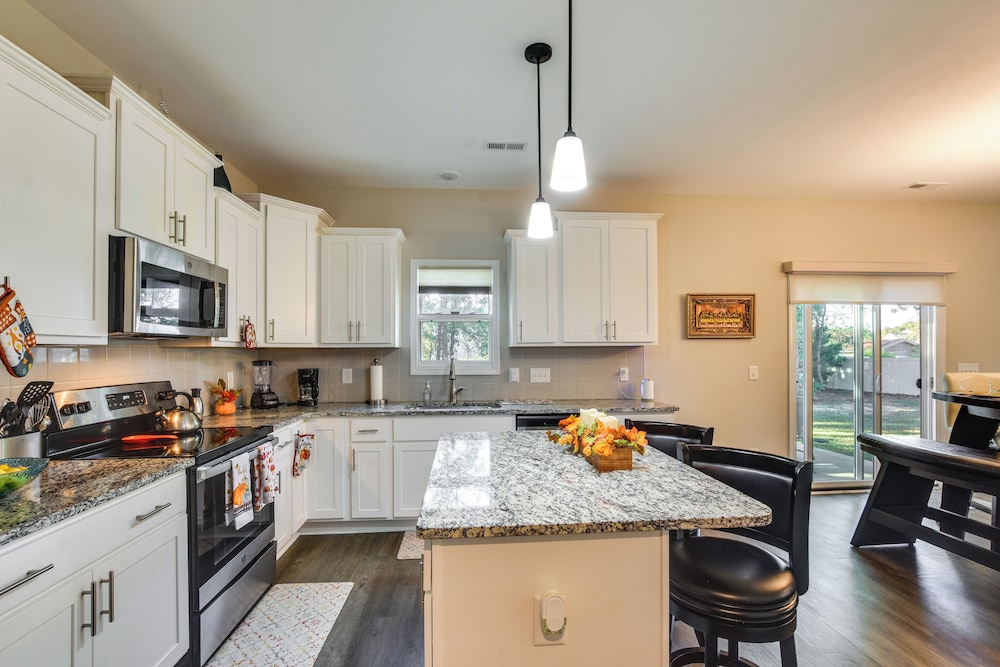 11 Mi to Fort Bragg: Family Home w/ Patio!