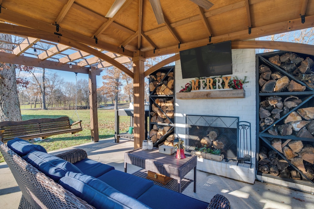 Rest & Relax: Tennessee Home w/ Patio & Fire Pit