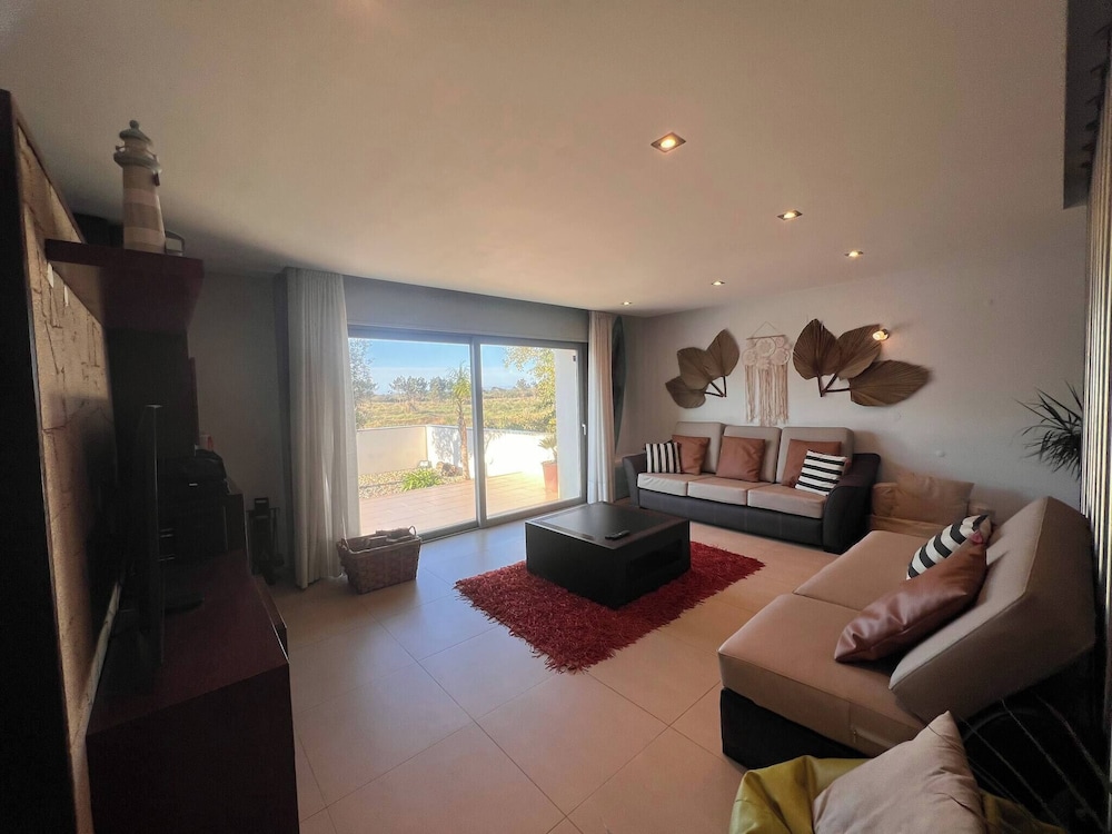 House With Heated Pool all Year Round