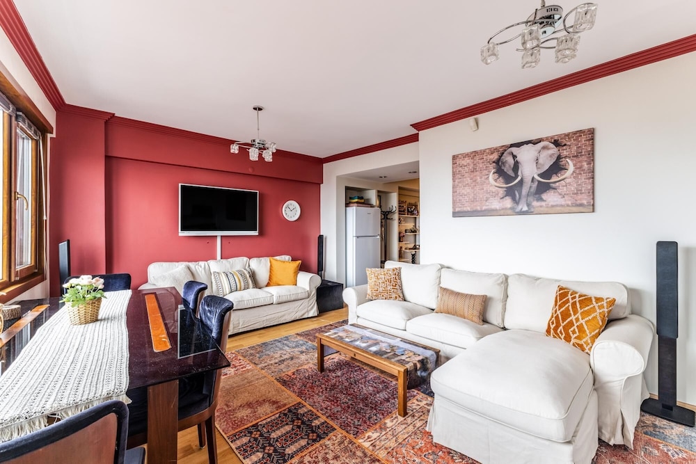 Magnificent Flat With Sea View in Kadikoy