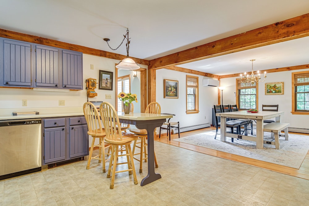 2 Mi to Beaches: Charming Kennebunk Family Home