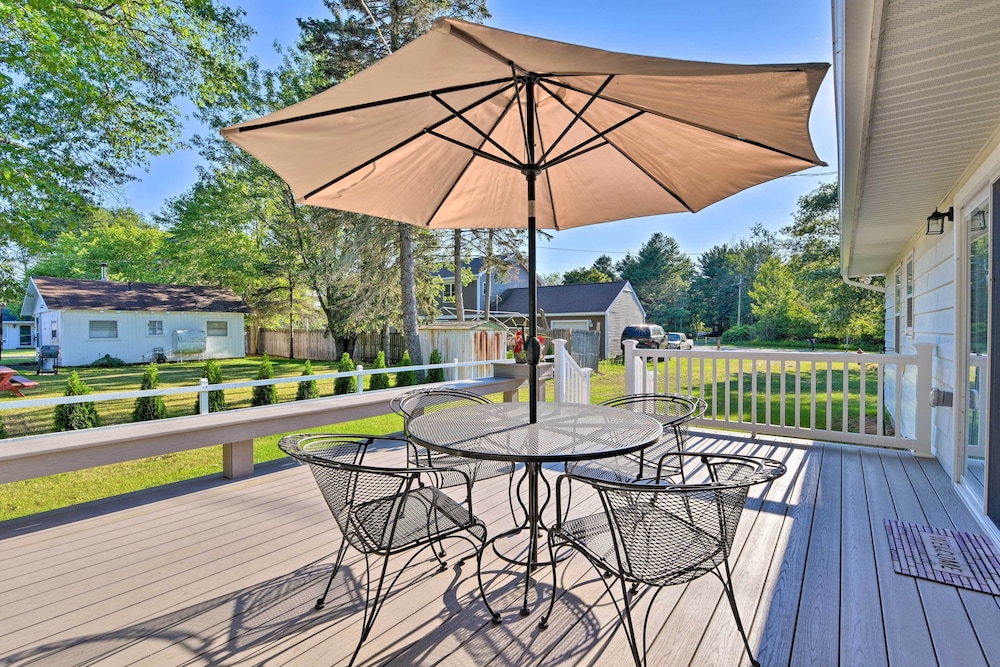 Lake Huron House w/ Grill + Beach Access! view 3