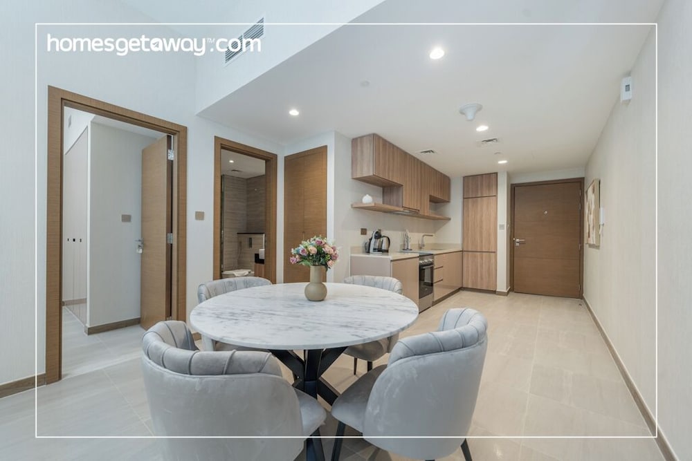Chic 1BR at the Canal Business Bay