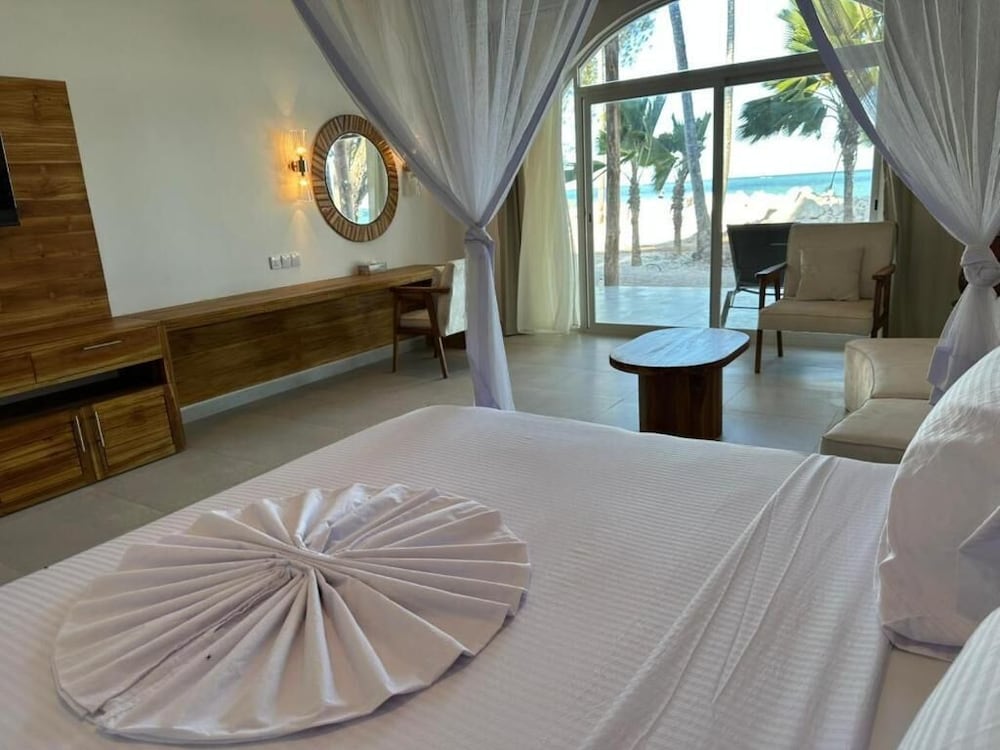 Royal Mandarin Hotel & Resort