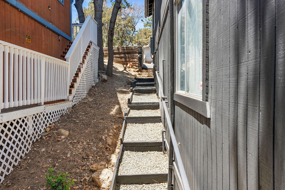 Luxury Studio Escape - Trails & Views