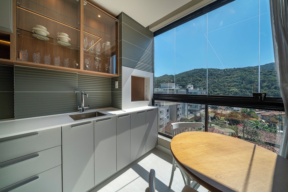 Apartamento alto padrão com piscina