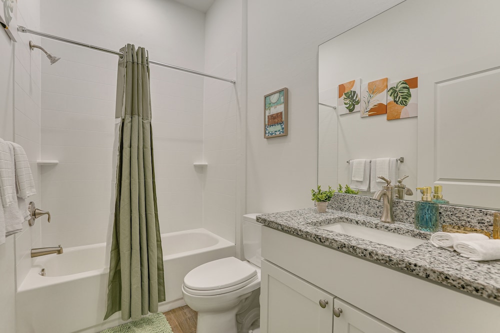 Walkable Downtown Labelle Apt w/ Private Balcony!