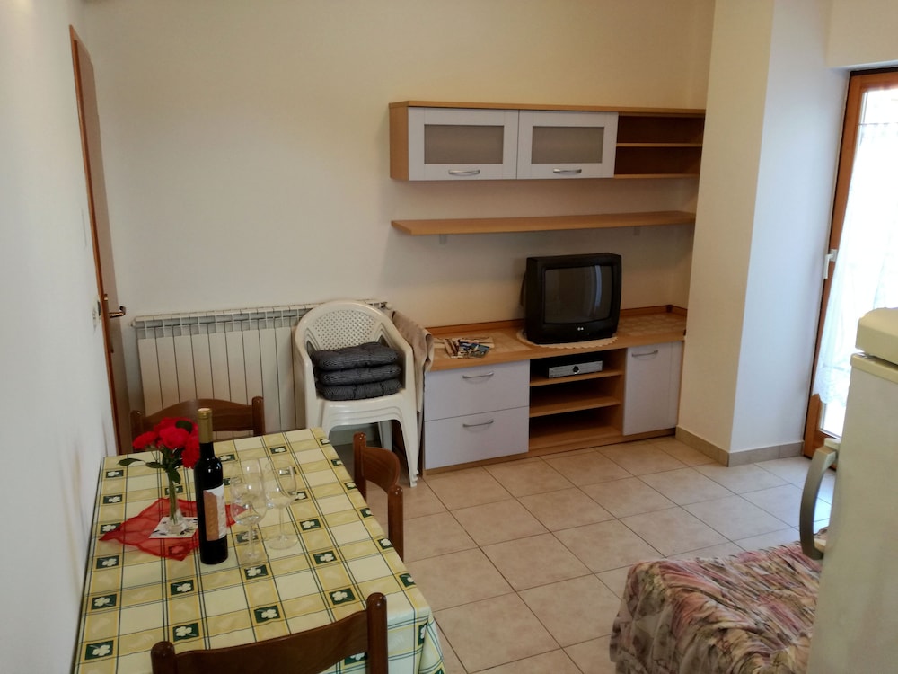 Photo 33
