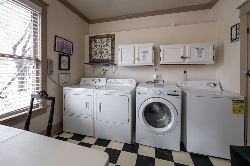 Memphis Belvedere Suites