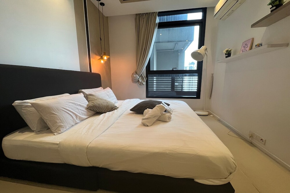 Arcoris Mont Kiara Apartments by Emily in Town
