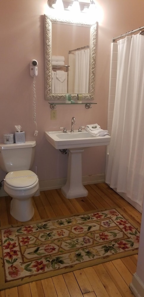 Downtown Guest Quarters Hotel