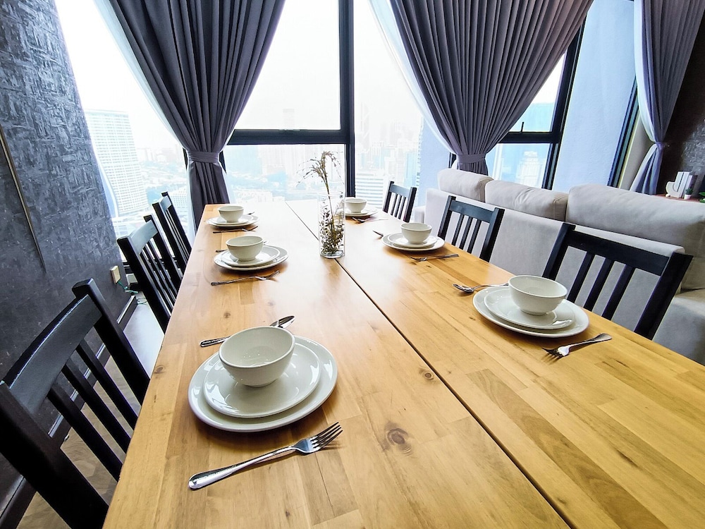 Expressionz Suites by Manhattan Group