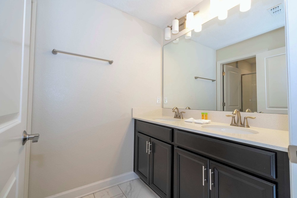 Gorgeous 4Bd W/ Pool & Waterpark @ Storey Lake 4836M