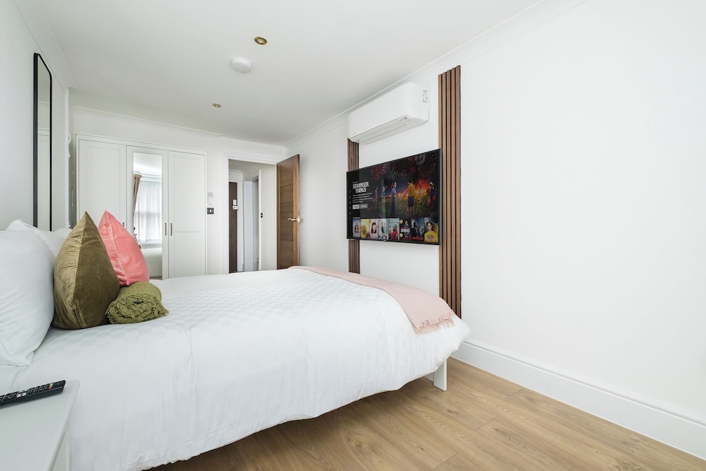 Luxury Large Apartment in Central London