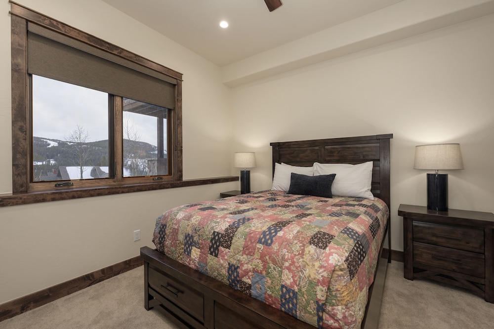 Summit Place At Lakota 4 Bedroom Townhouse by RedAwning - Property Image 4