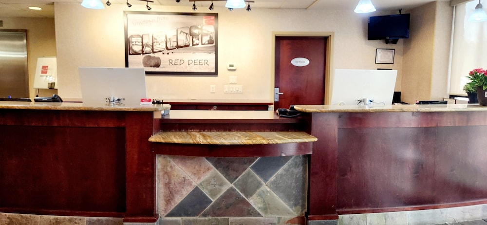 Park Hill Inn & Suites view 2