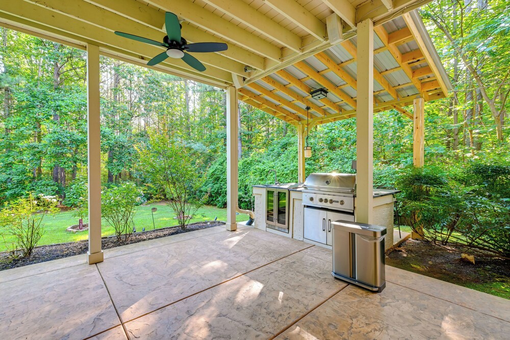 Hike & Explore! Luxe Retreat Near Lake Norman