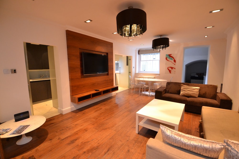 Luxury Hyde Park
