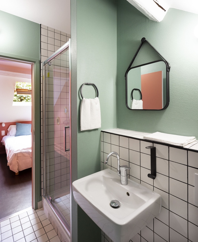 Hostel La Maison Montreau
