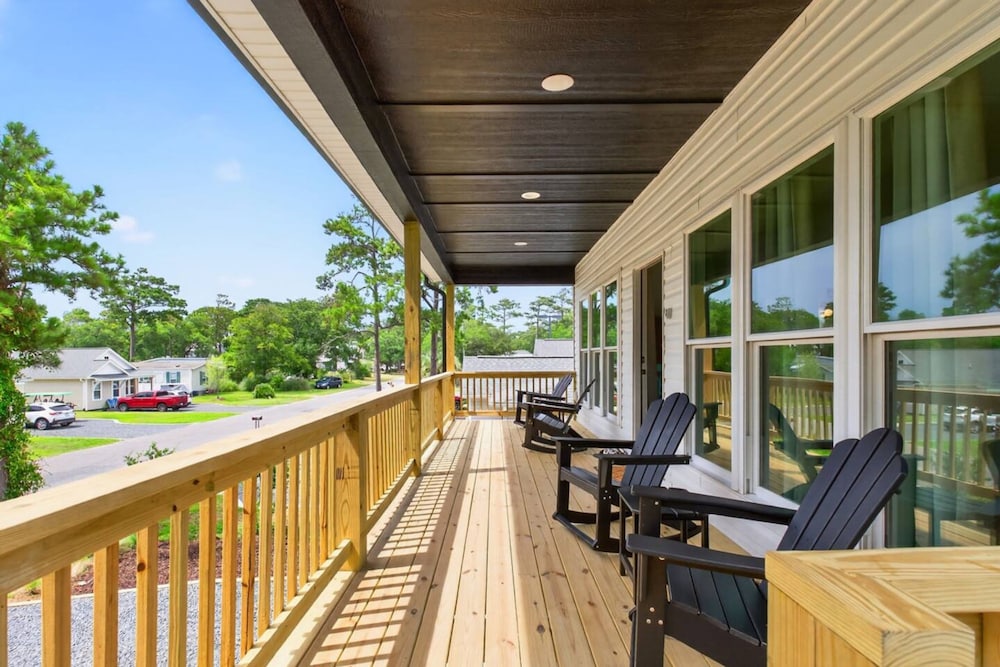 New Listing Luxury House 5 Min Walk to Beach