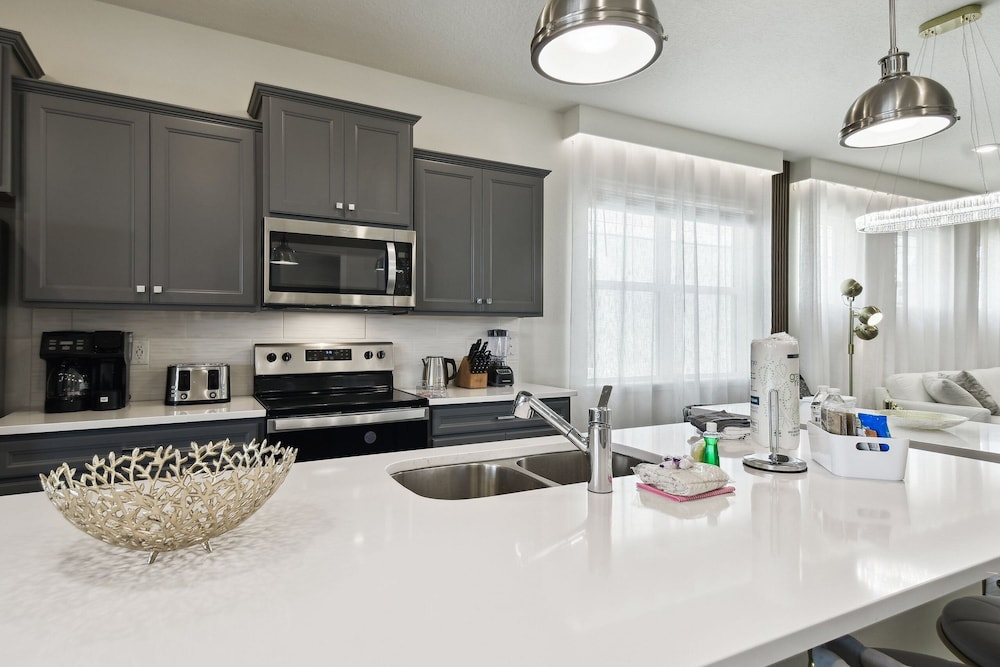 5 BD En-suites, Game Room, Pool, Sleeps 14, Disney