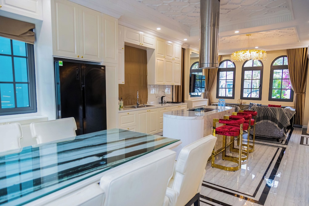 Luxury 3 br La Fleur Villa-Novaworld PT