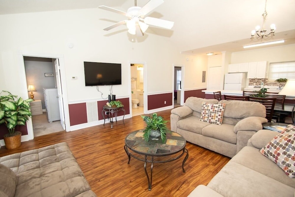 Magnolia North 4827-302 2 Bedroom Condo