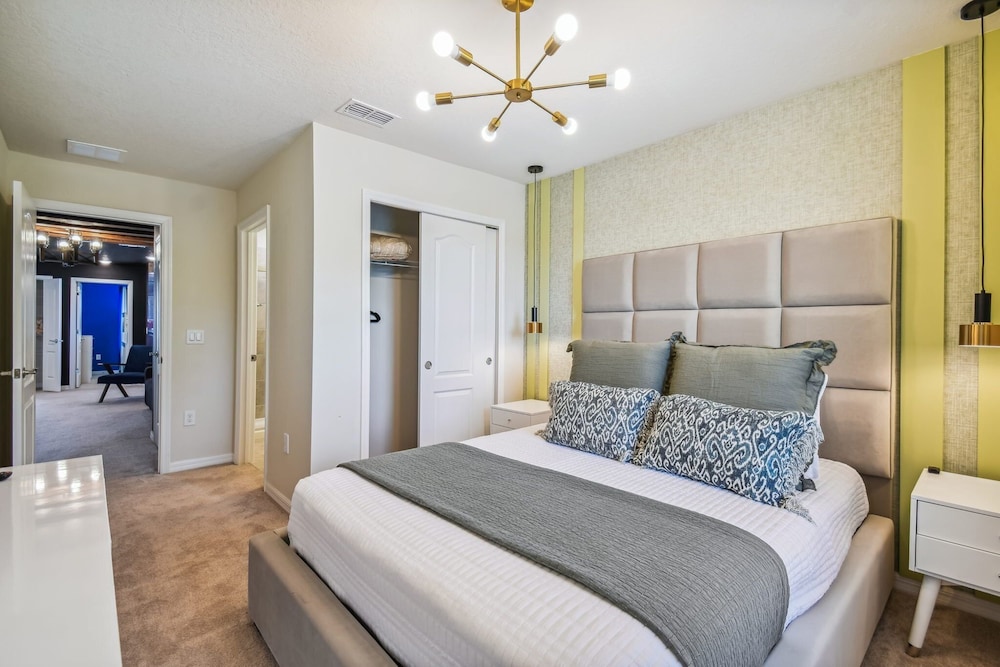 Luxury Villa w/ Pool & Disney Themes Solterra