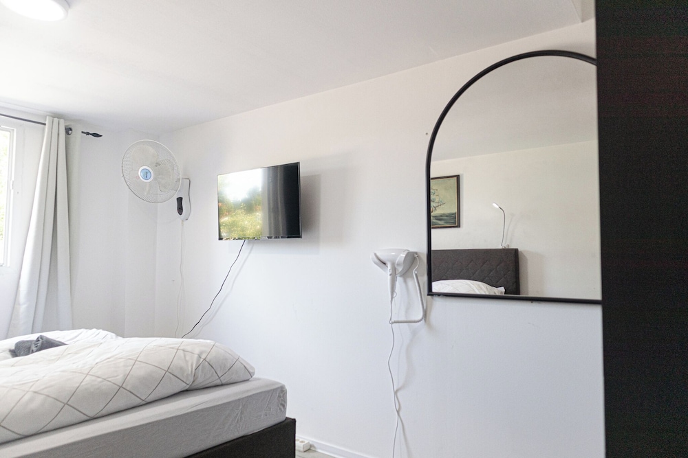 Luxury Garden Villa Sleeps 16 Guests