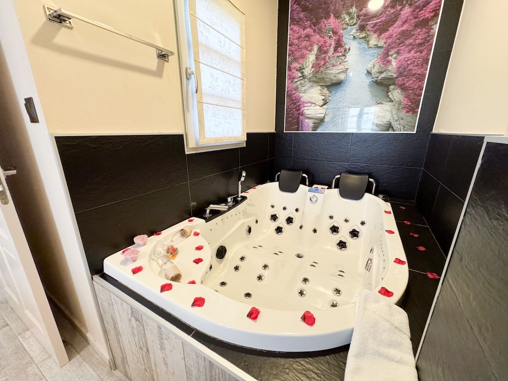 Akla Hotel Suites Santillana