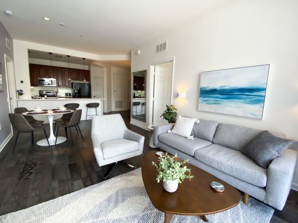 Fountain View. New! 3 Bedroom Condo by RedAwning