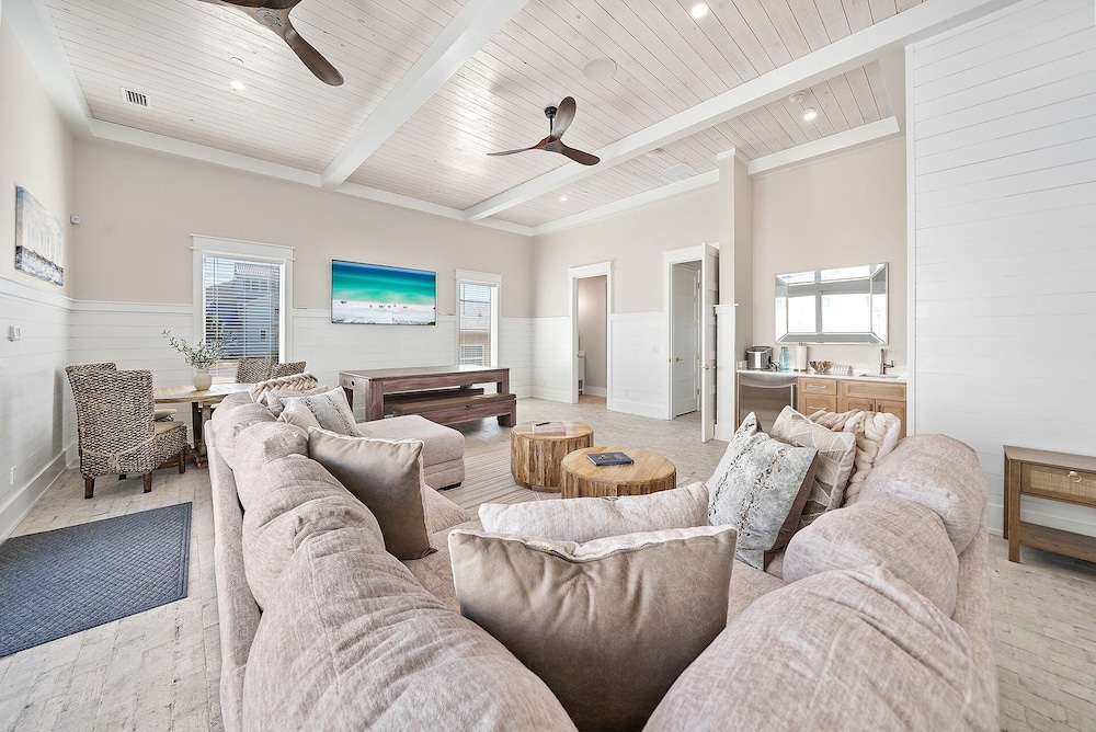 Pink Tequila Sunrise 7 Bedroom Home