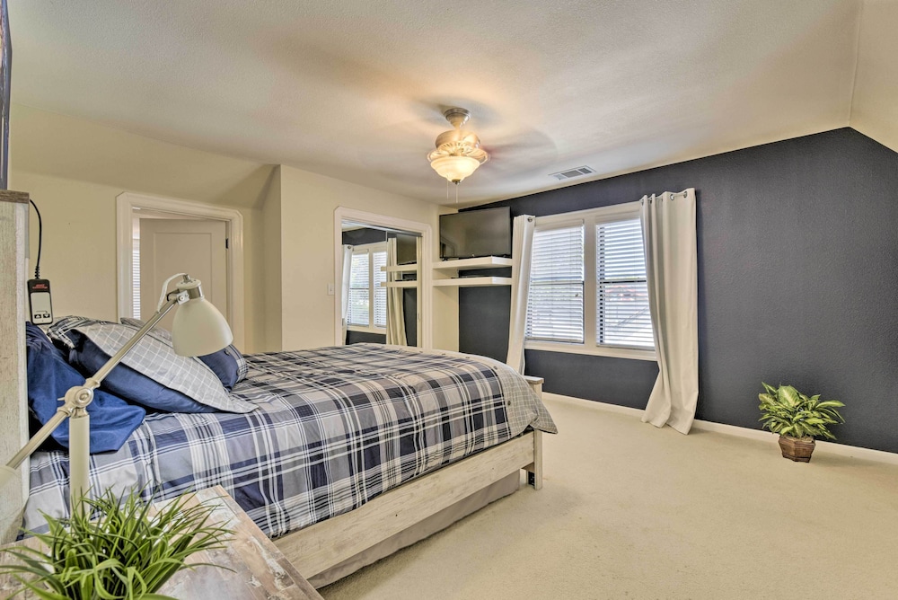 Charming Antioch Home w/ Private Yard + Grill