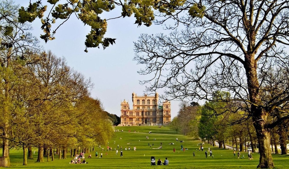 Serene Melford House in Nottingham