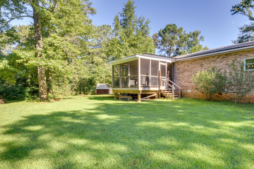 Charming Duplex: 12 Mi to UGA & Sanford Stadium! view 2
