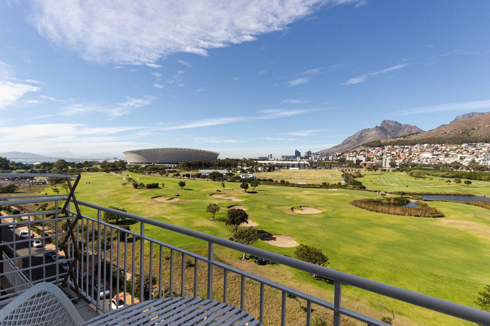 Mouille Point Studio Apartment With Stunning View