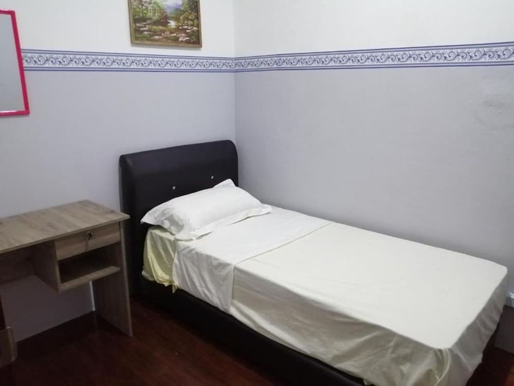 Single Room With Ac, Central Accomodation photo 2