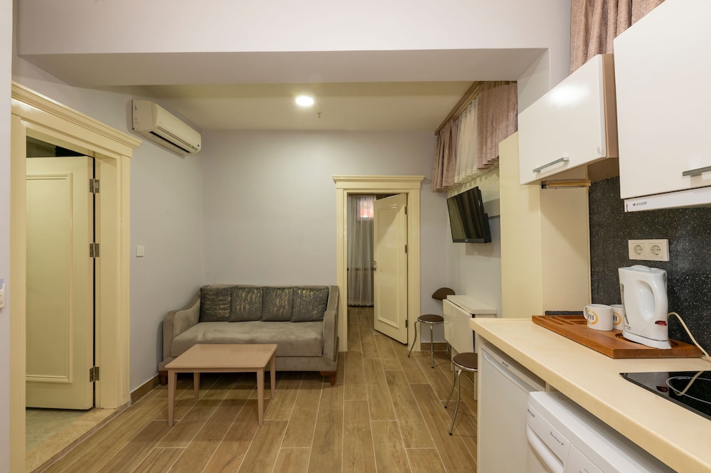 Taksim Peri Suit - Image 43