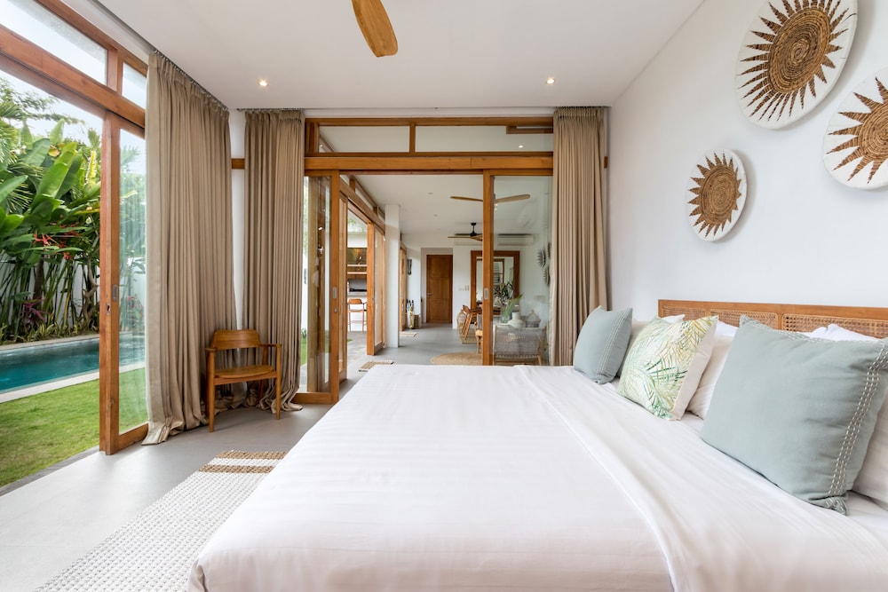 Beautiful Boho-chic 4br Tropical Villa in Pererenan Canggu