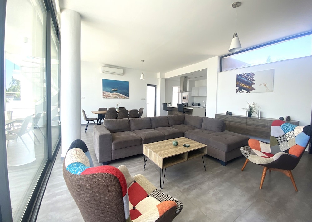 Ayia Napa Nissi Pearl Villas