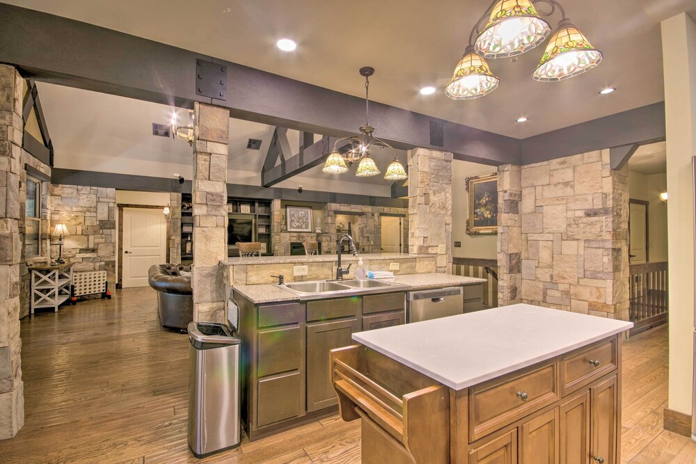 'dragon Castle' w/ Secret Passage, Dock, & Hot Tub view 5