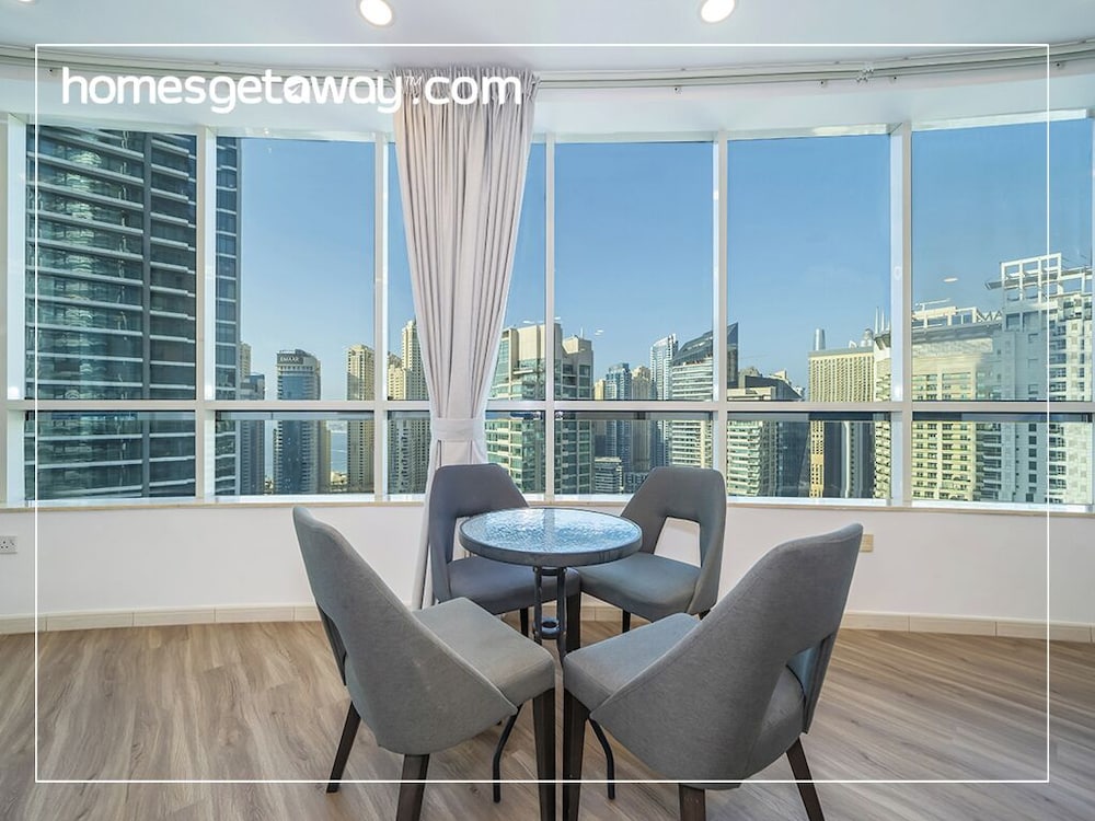Spacious 4BR in Horizon Tower Marina