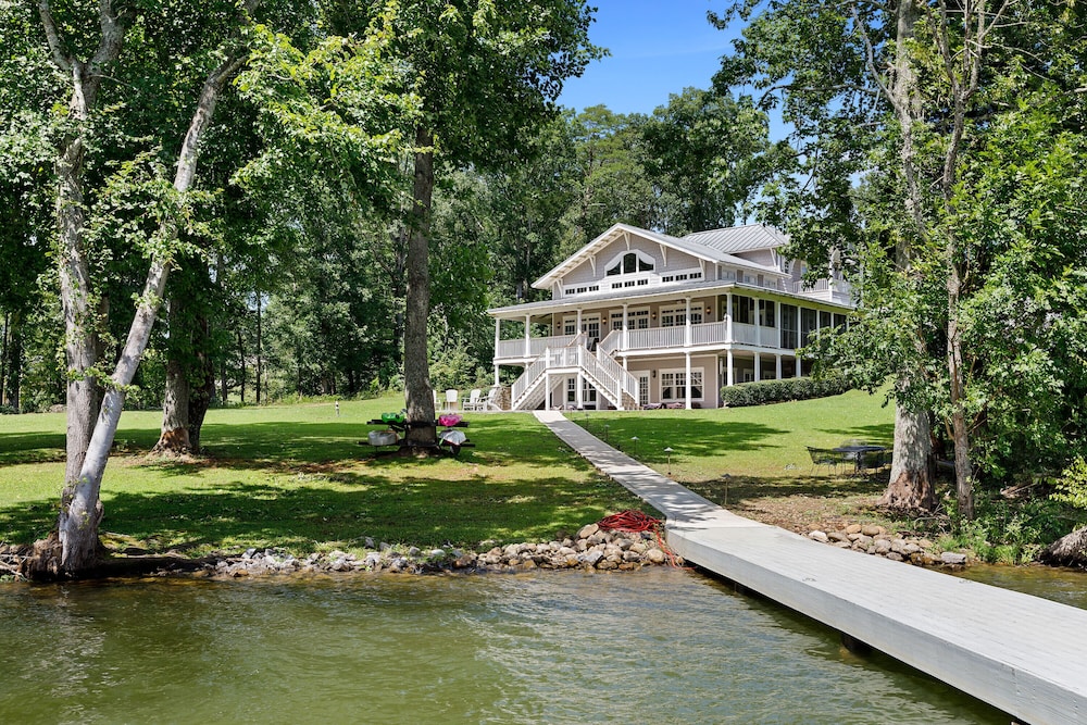 Crossville Vacations - Sunset Point - Property Image 1
