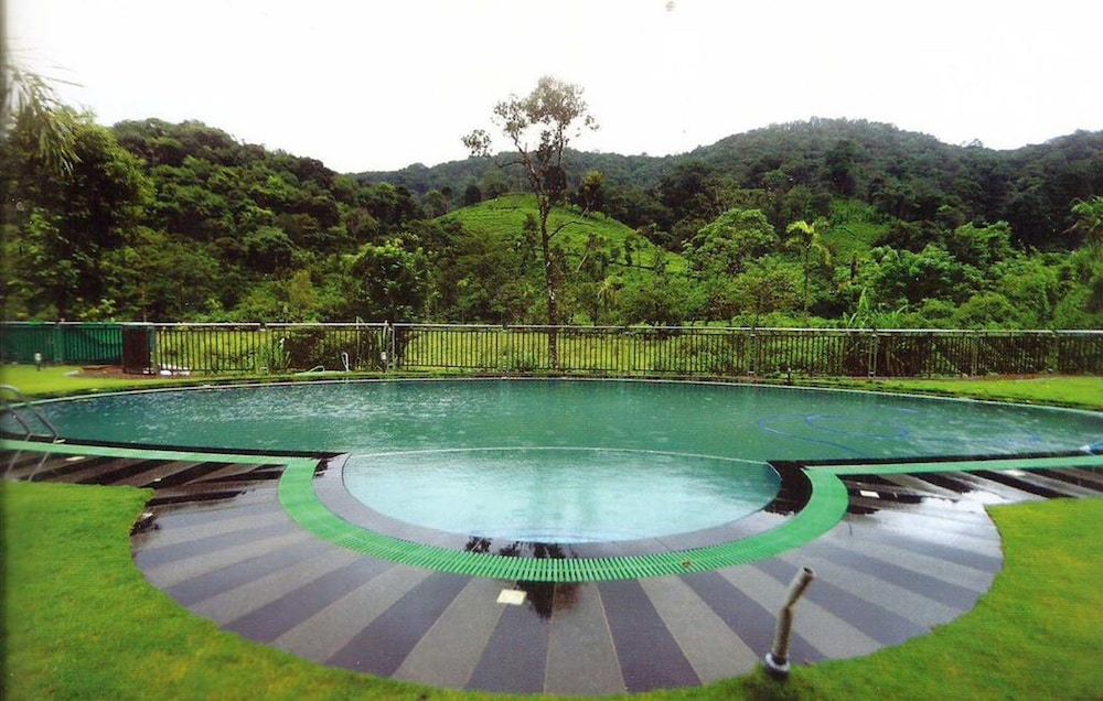 Thazaa Resorts