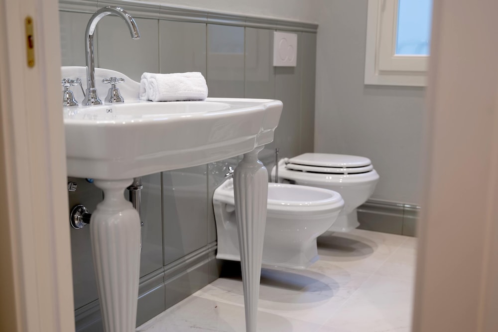 Genteel Home Giraldi