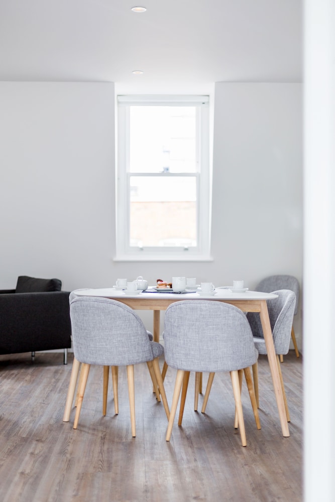 Soho Apartments by BaseToGo