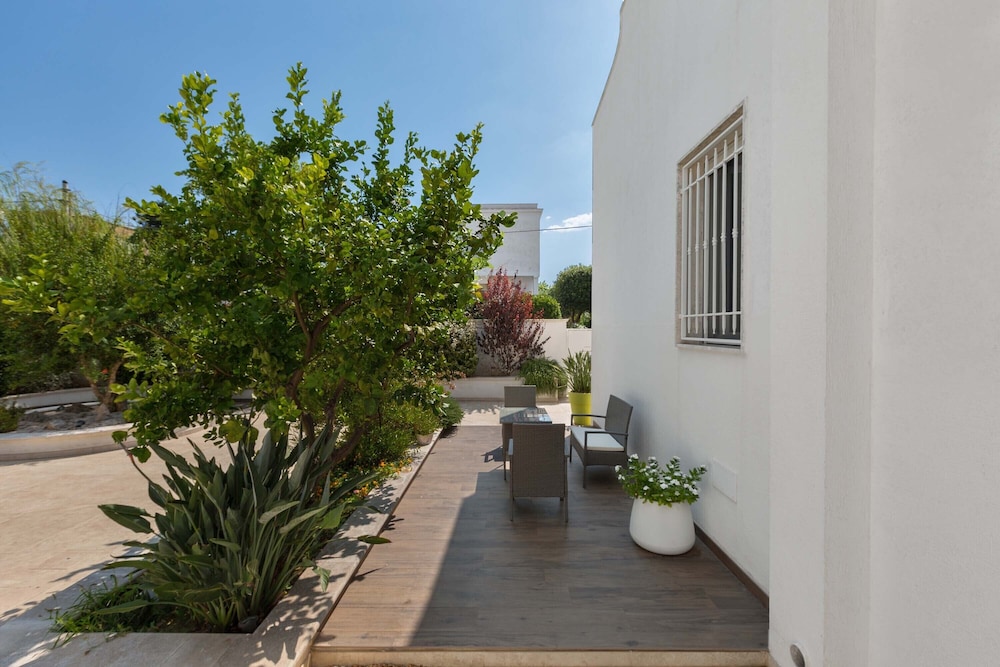 Villa Oasi Marina view 2