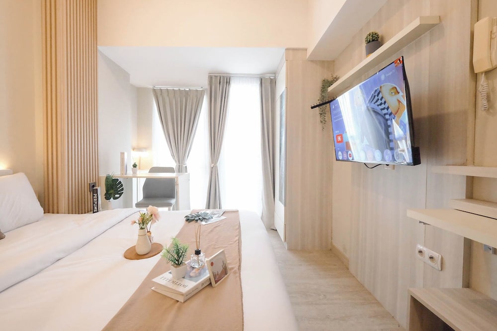 Wooden Accent Studio At Tokyo Riverside Pik 2 Apartment