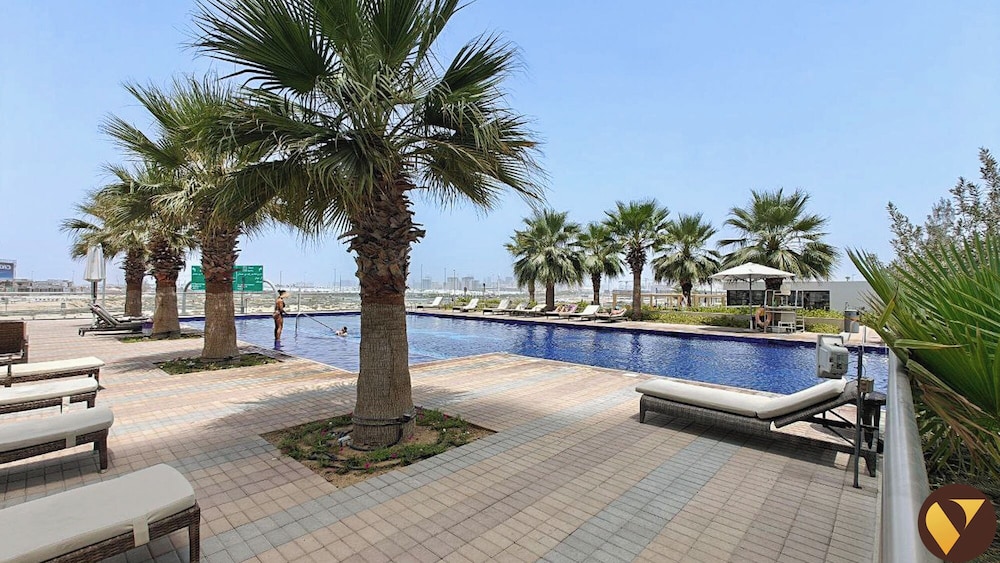 Gulf Gate Near Golf Club Parks & Pool