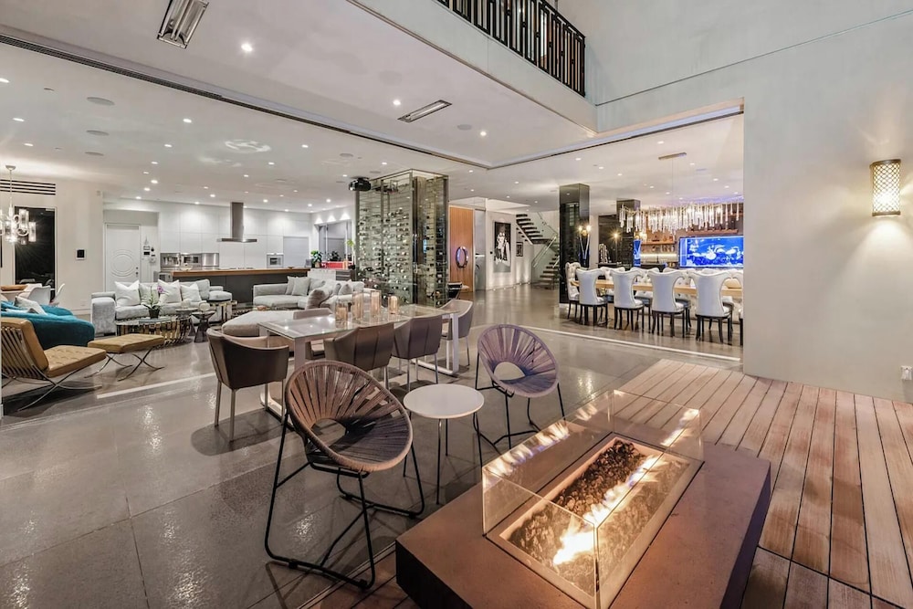 Alta Royale - Exquisite Designer Retreat Near Soho House & Rodeo Drive